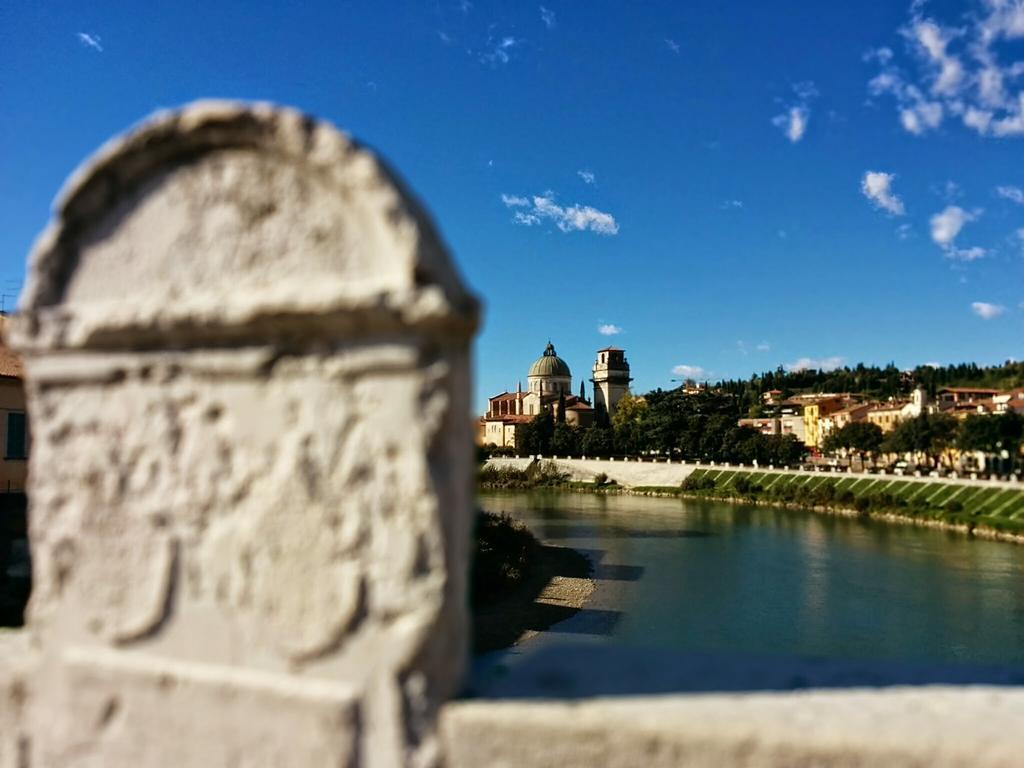 Across The River And Into The Trees Verona Buitenkant foto